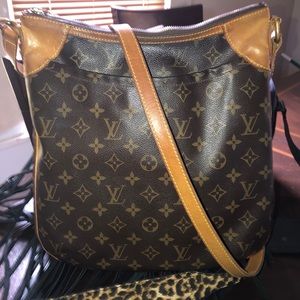 LOUIS VUITTON ODEON MM